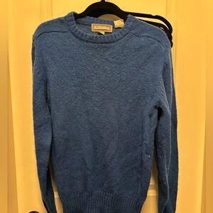 🌸Vintage Woodwards pure virgin wool sweater size S. note flaw in pictures